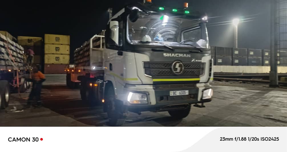 Opération de nuit sur le terminal à conteneurs